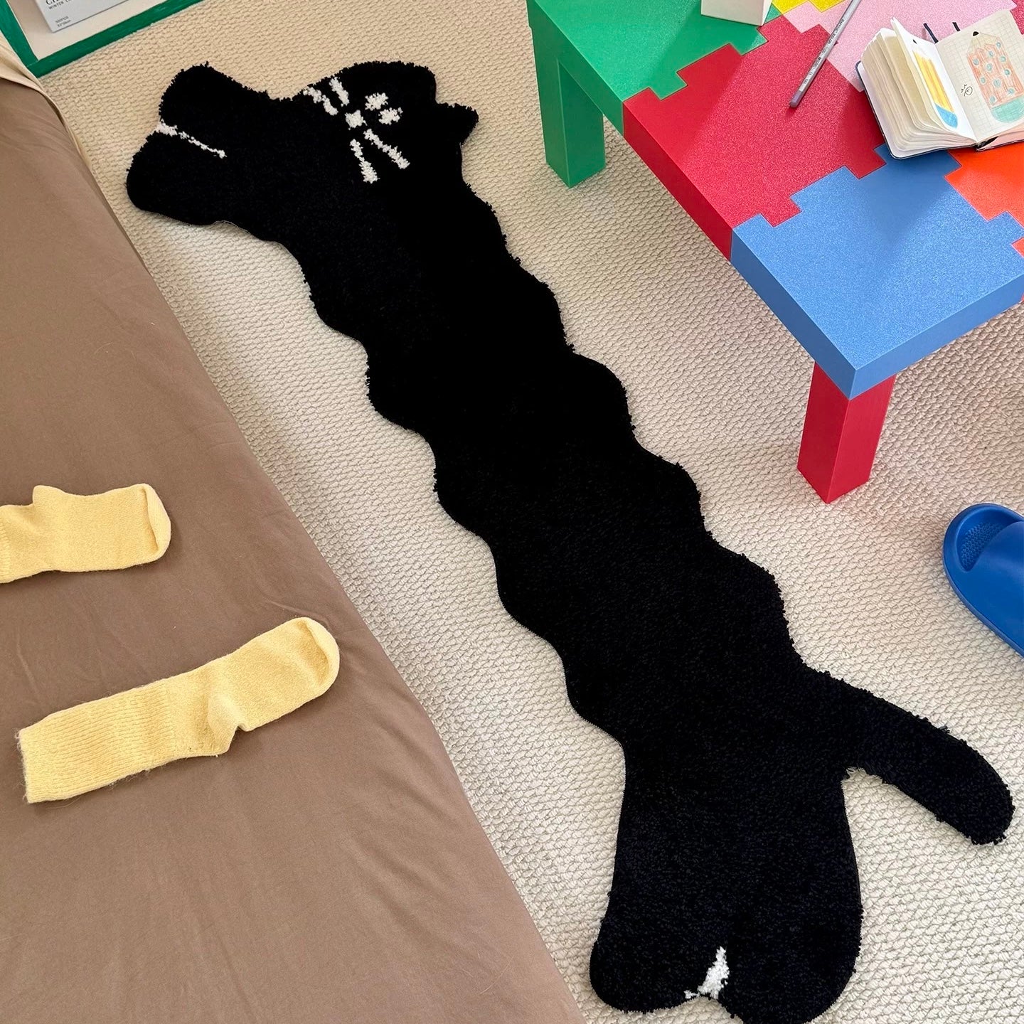 Long Stretched Cat mat