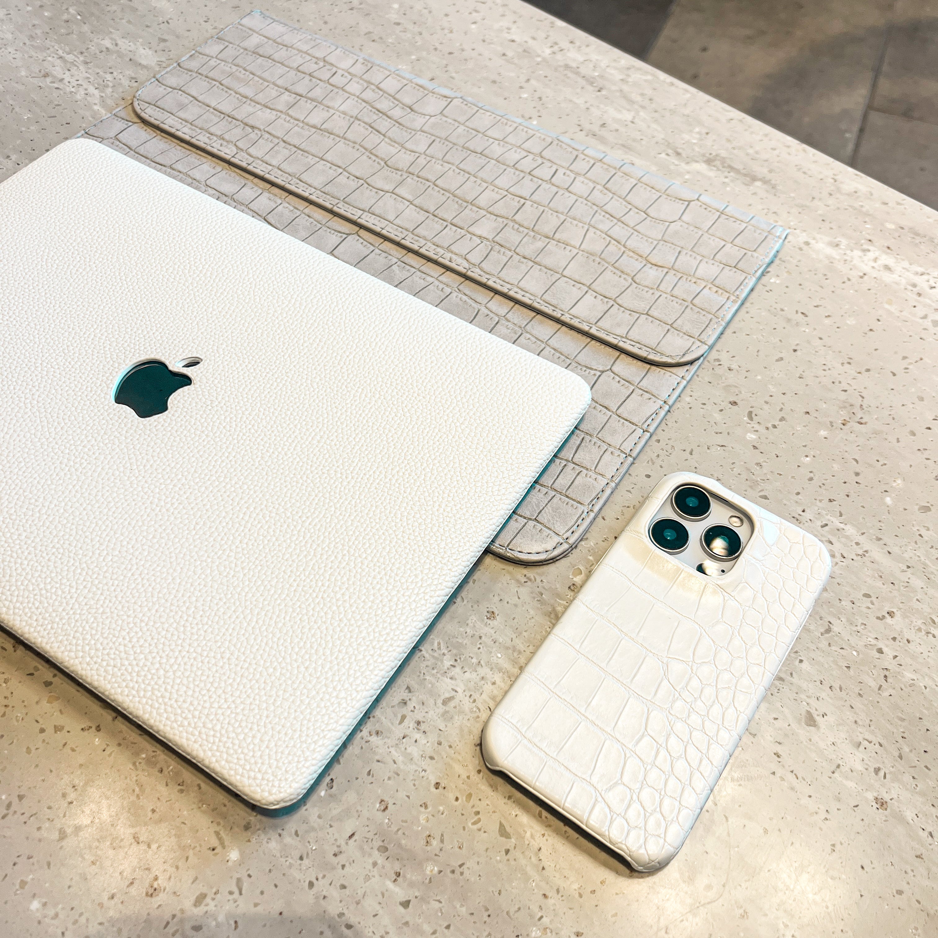 Elegant Croc Sleeve with Built-in Stand (grey)