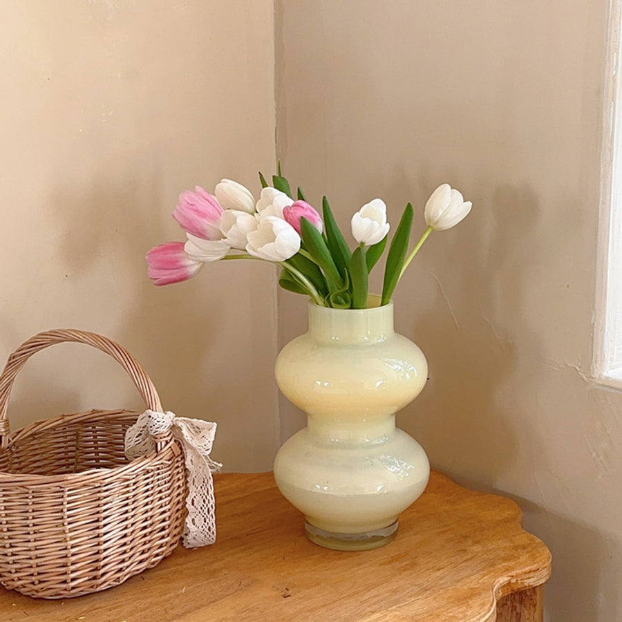 2size constriction vase