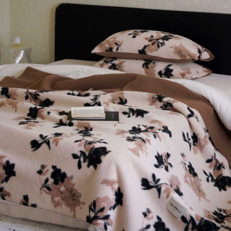 5design soft touch fleece blanket