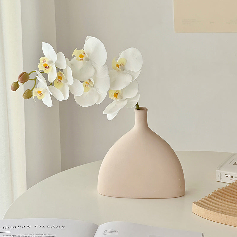 triangle vase & white flower