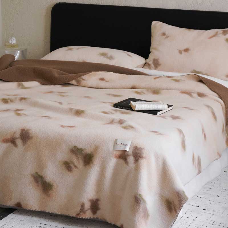 5design soft touch fleece blanket