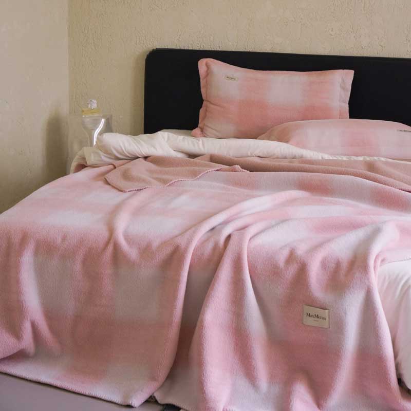 5design soft touch fleece blanket