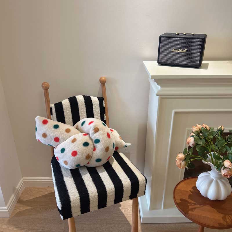 6design fur long cushion