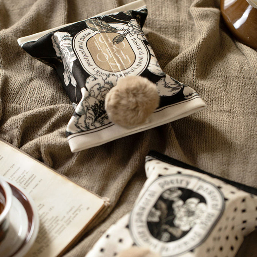 2design monotone flower tissue case