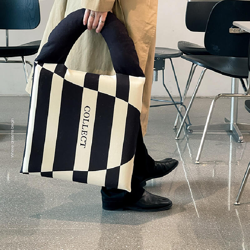 5design handle square cushion