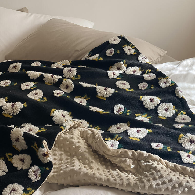 2color monotone flour embroidery blanket