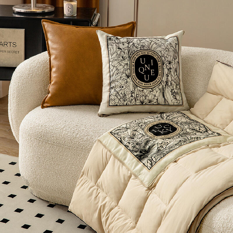 lucky logo luxury 2way quilt cushion