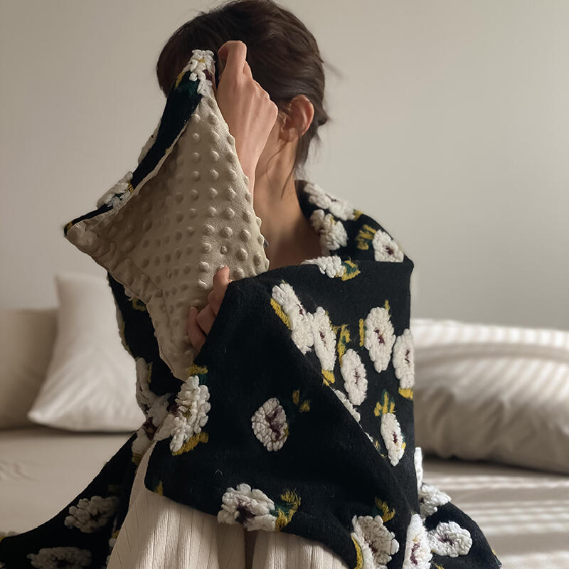 2color monotone flour embroidery blanket
