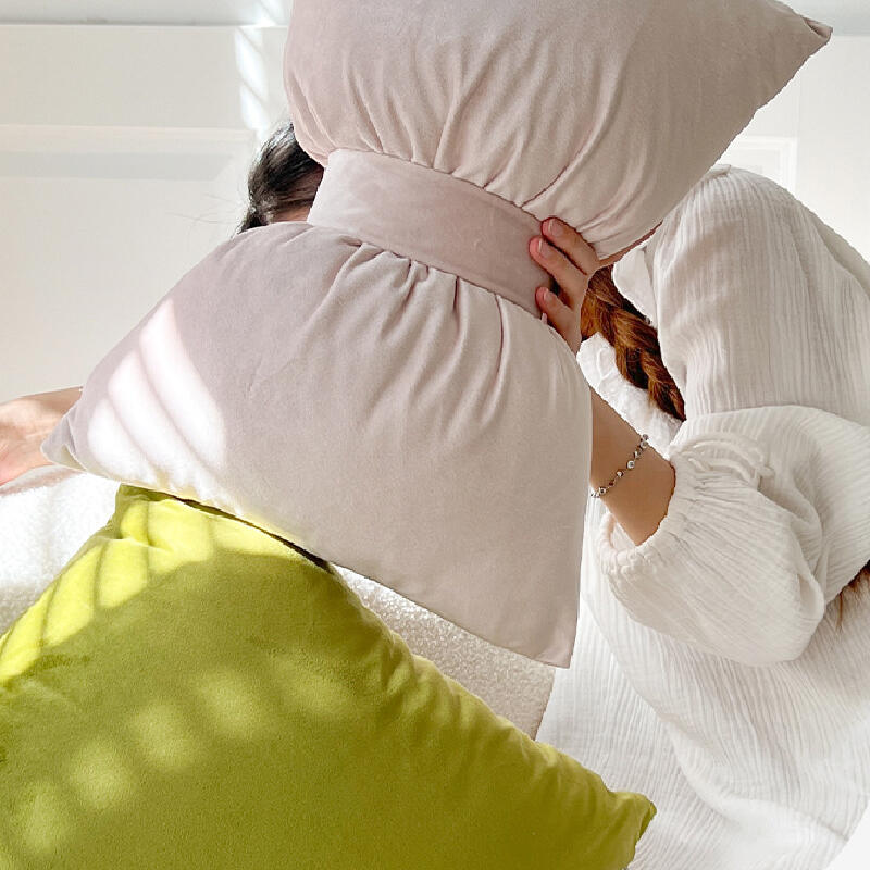 2design velvet cushion