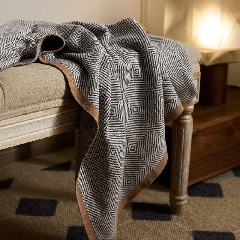 3color geometric pattern modern blanket