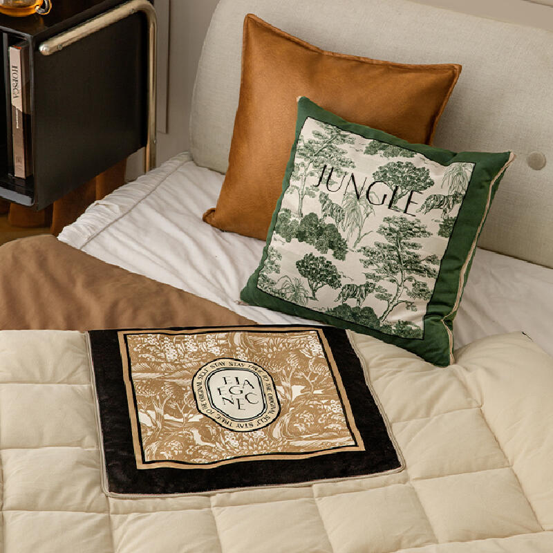 green retro forest 2way quilt cushion