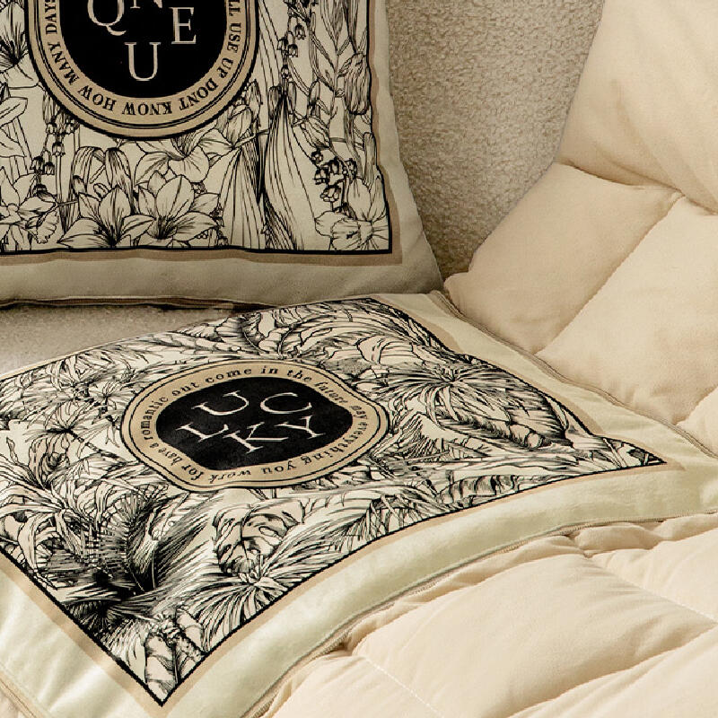 lucky logo luxury 2way quilt cushion