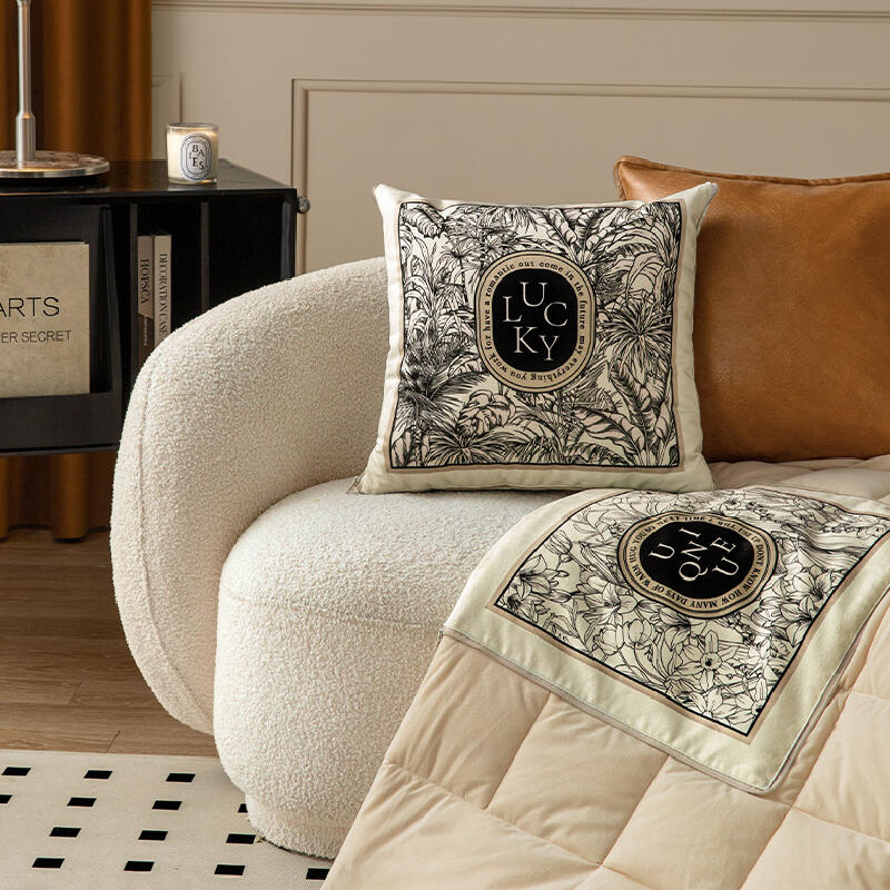 lucky logo luxury 2way quilt cushion