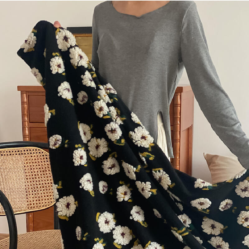 2color monotone flour embroidery blanket