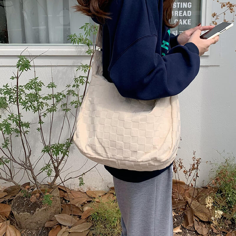 tile pattern square shoulder bag