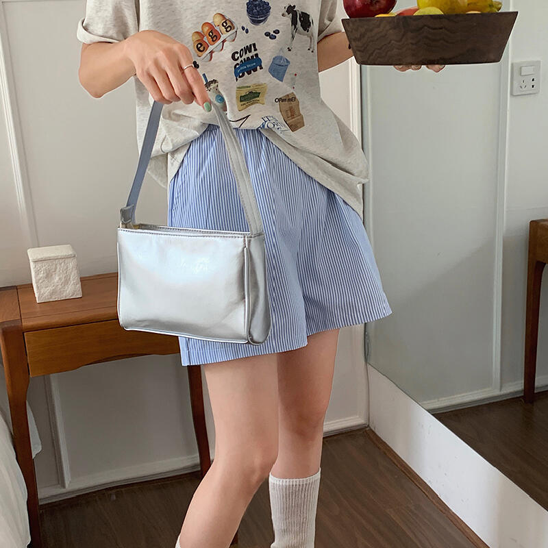 simple leather square hand bag