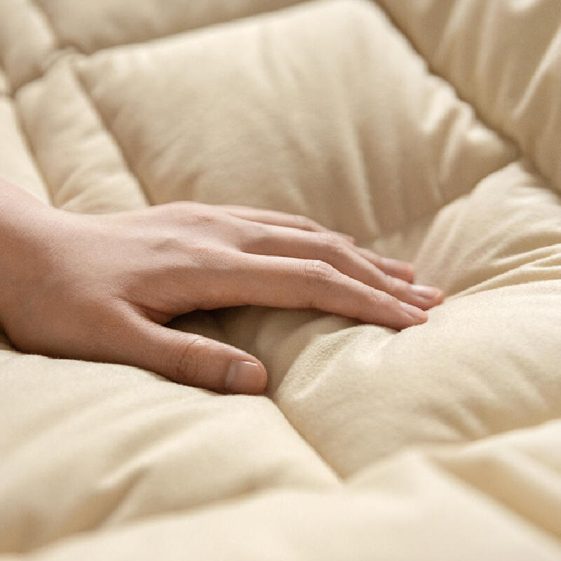 lucky logo luxury 2way quilt cushion