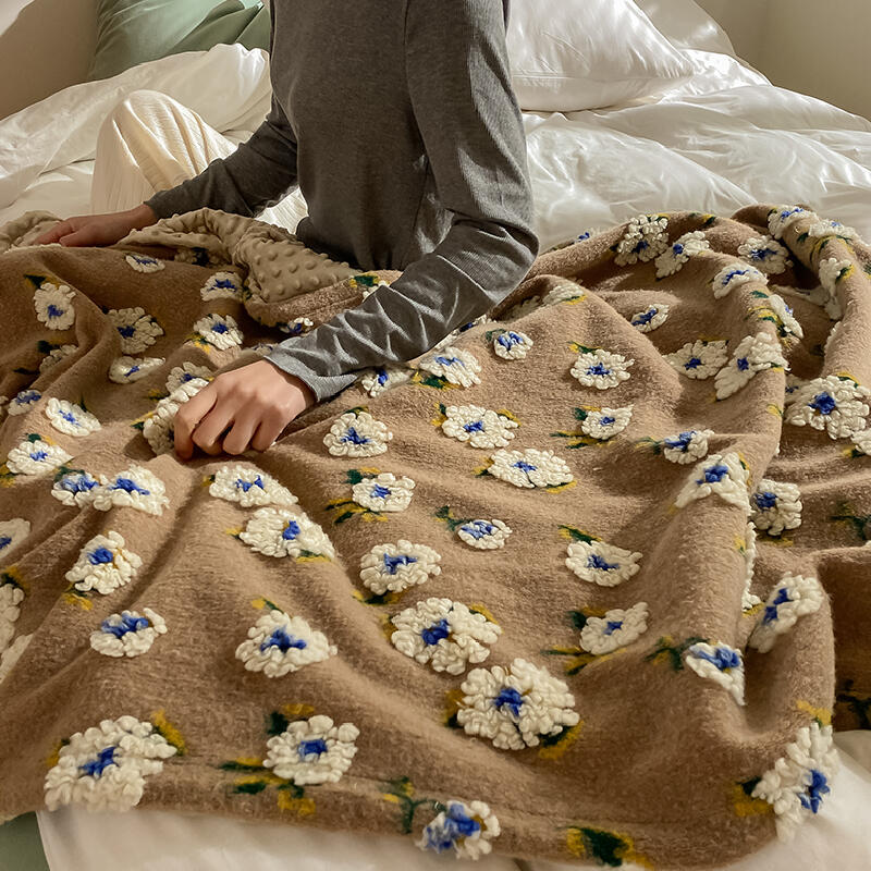2color monotone flour embroidery blanket