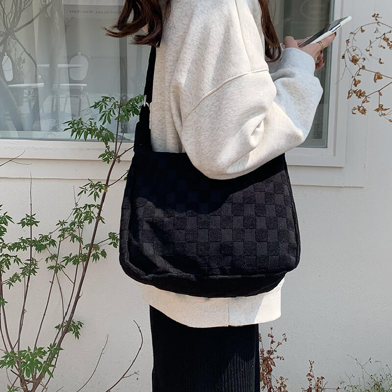 tile pattern square shoulder bag