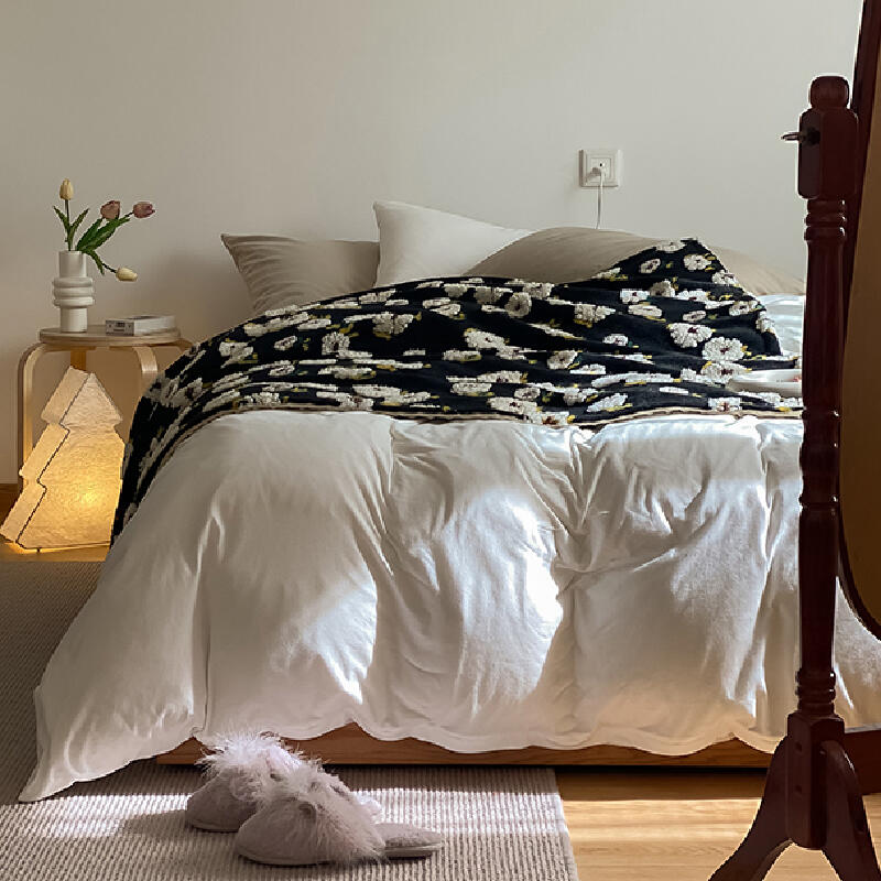 2color monotone flour embroidery blanket