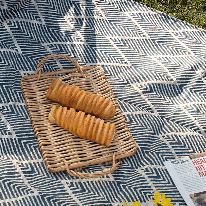 2color waterproof jagged picnic sheet