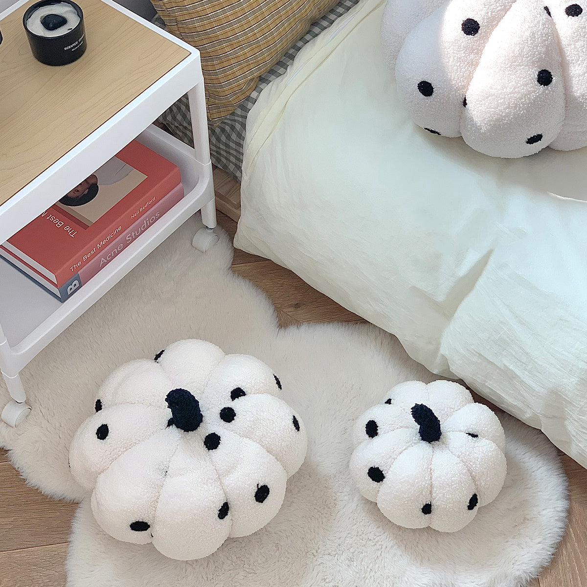 3size monotone pumpkin cushion