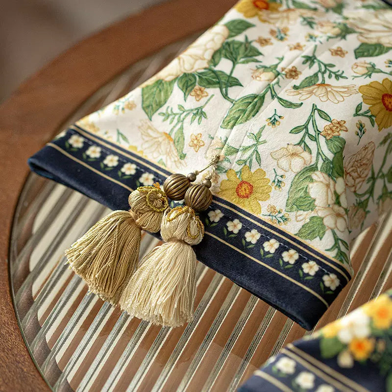 2design navy retro flower tissue case