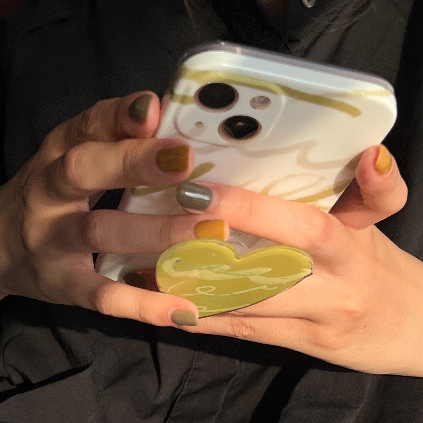 mustard green heart iPhonecase