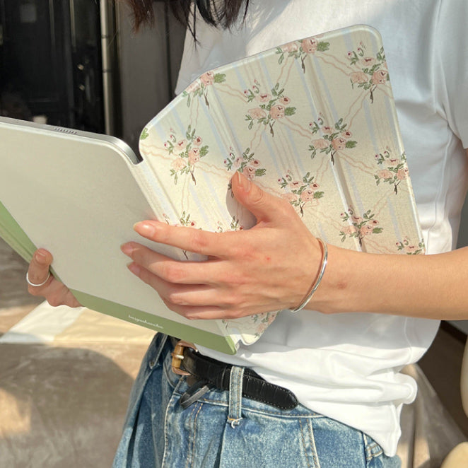 retro flower iPad case