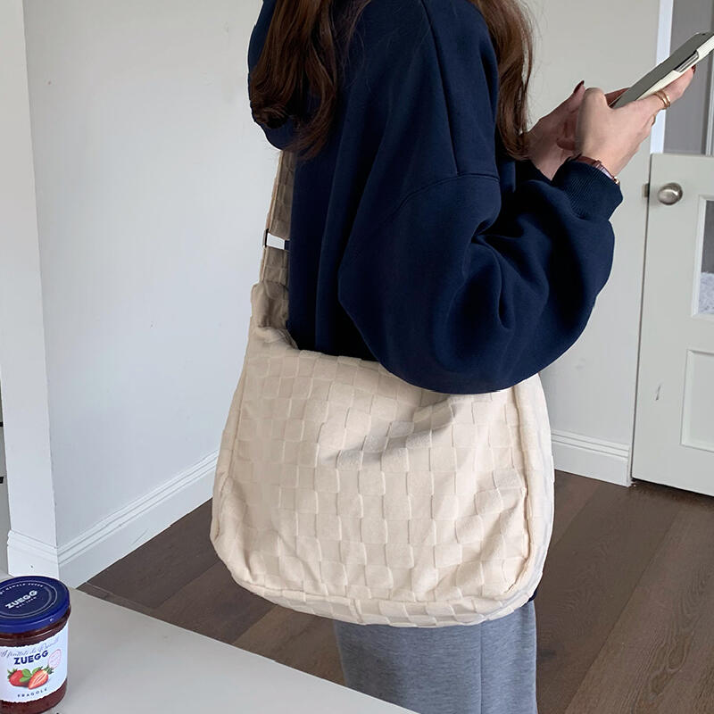 tile pattern square shoulder bag