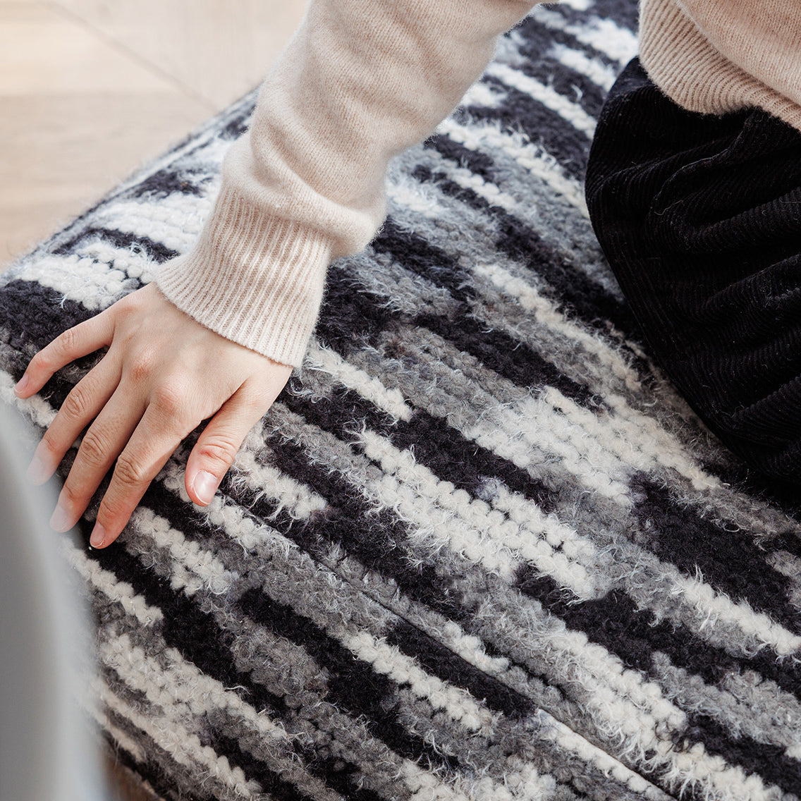 11design monotone cushion