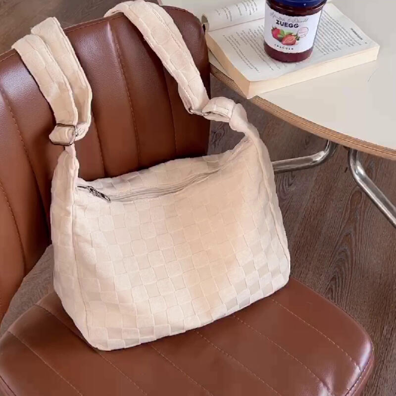 tile pattern square shoulder bag