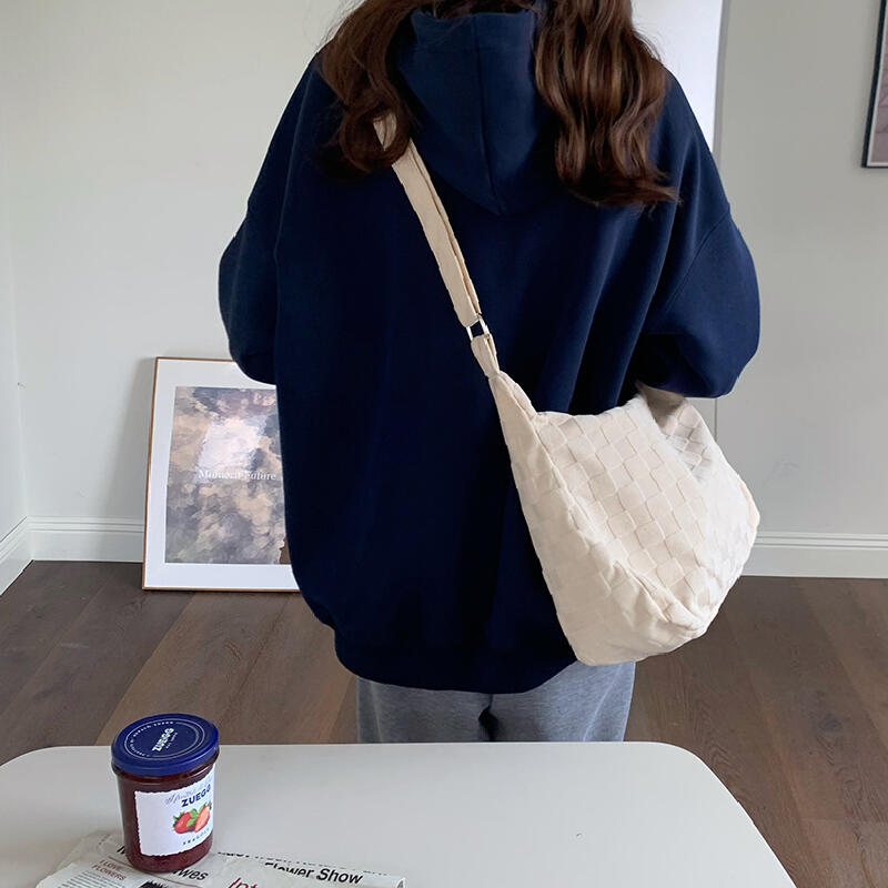 tile pattern square shoulder bag