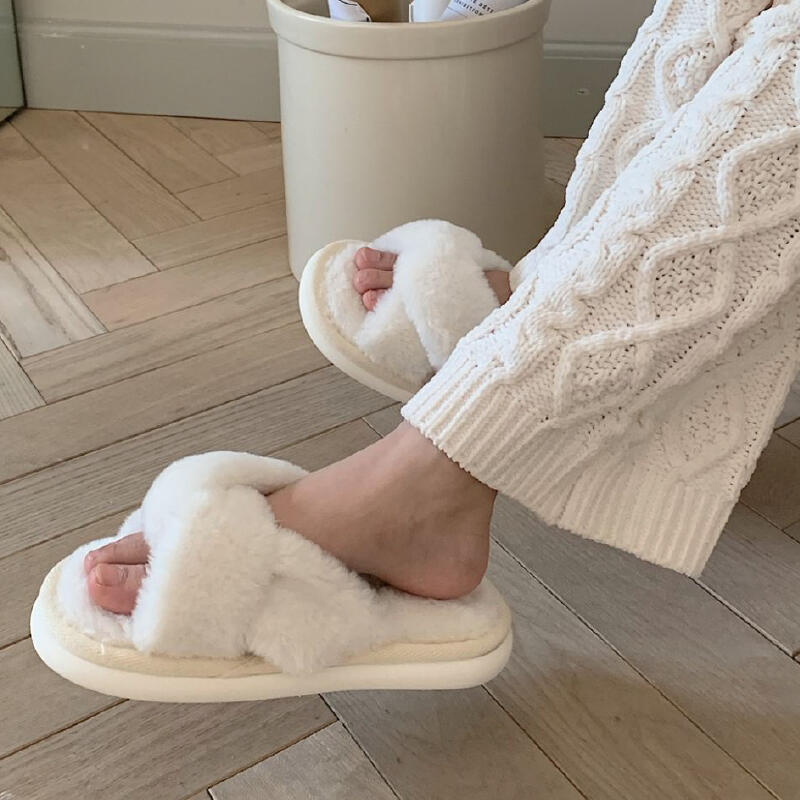 3color fluffy cross room shoes