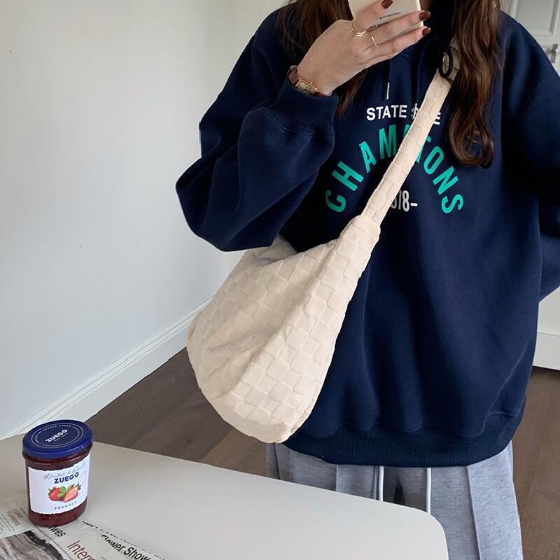 tile pattern square shoulder bag