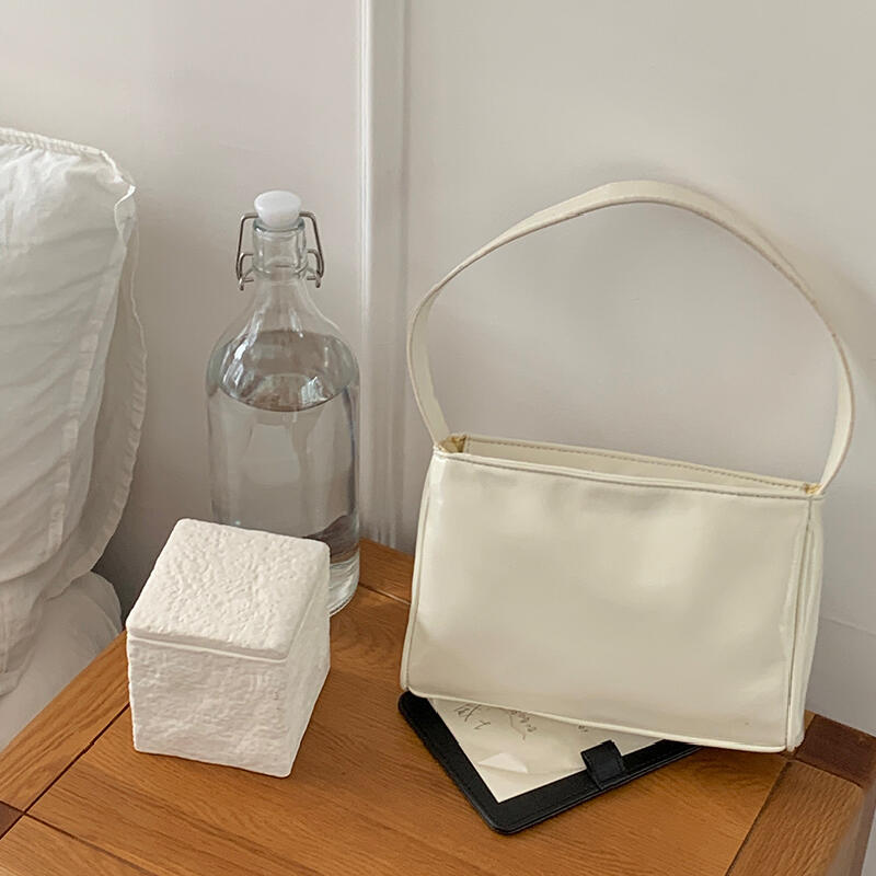 simple leather square hand bag