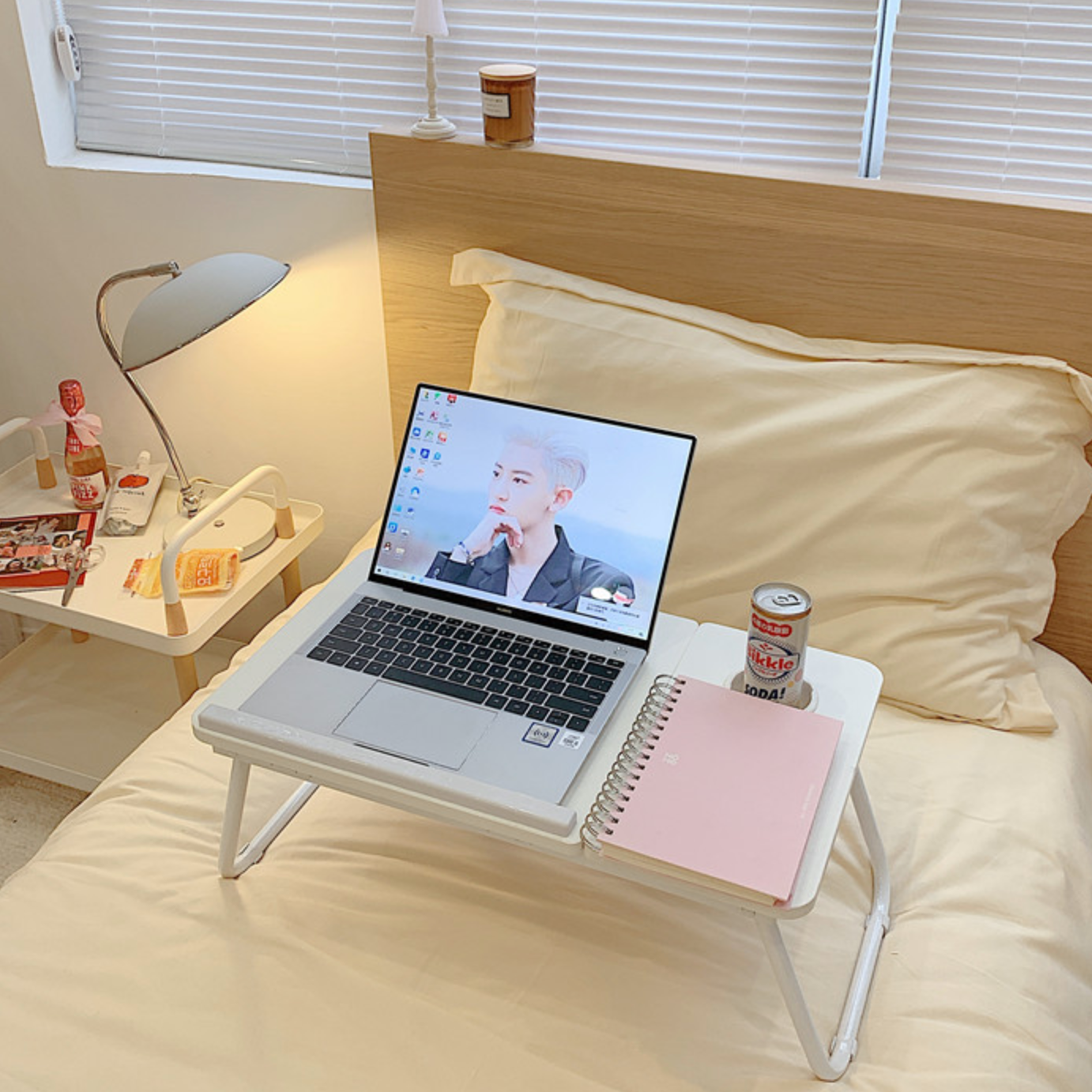 3type white bed table
