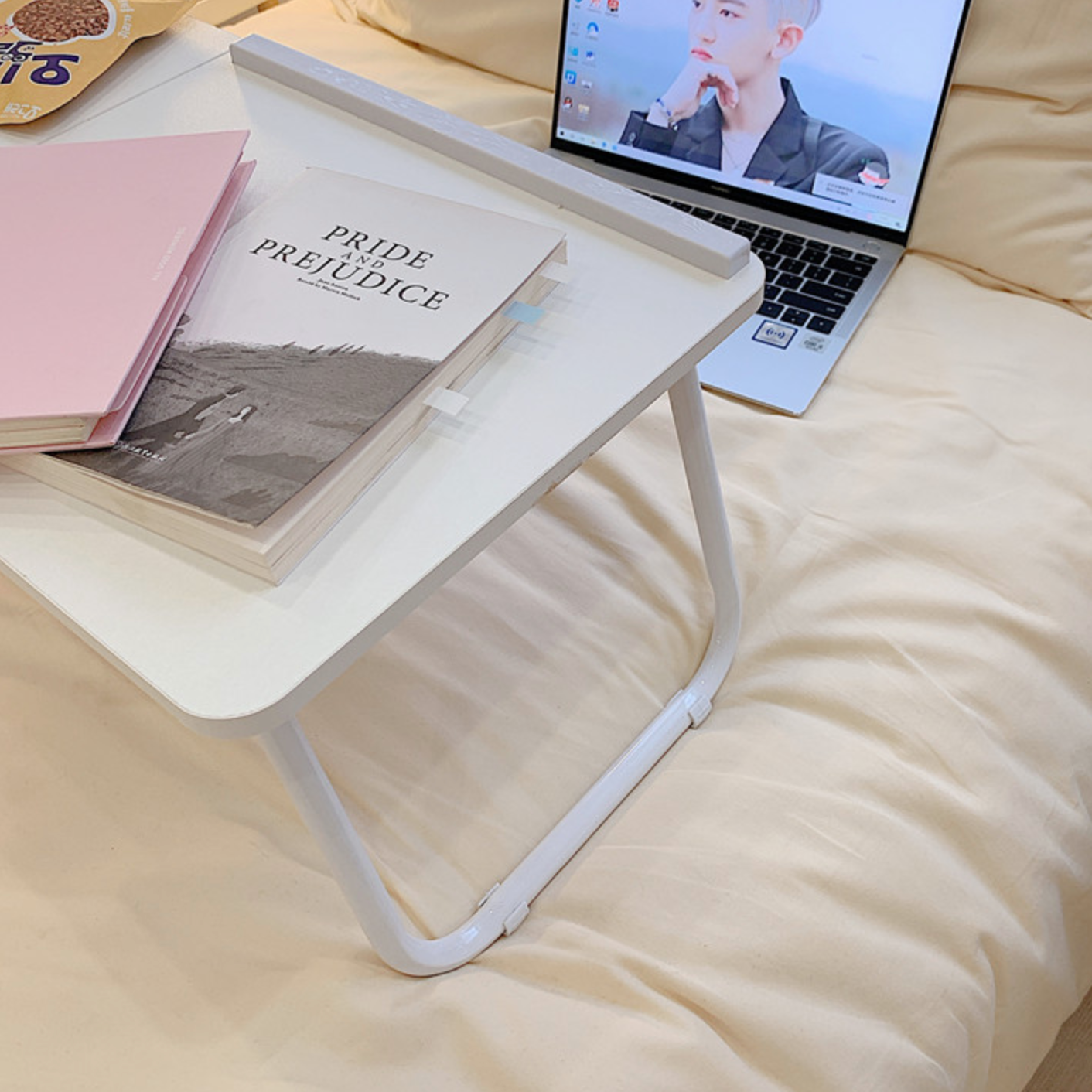 3type white bed table