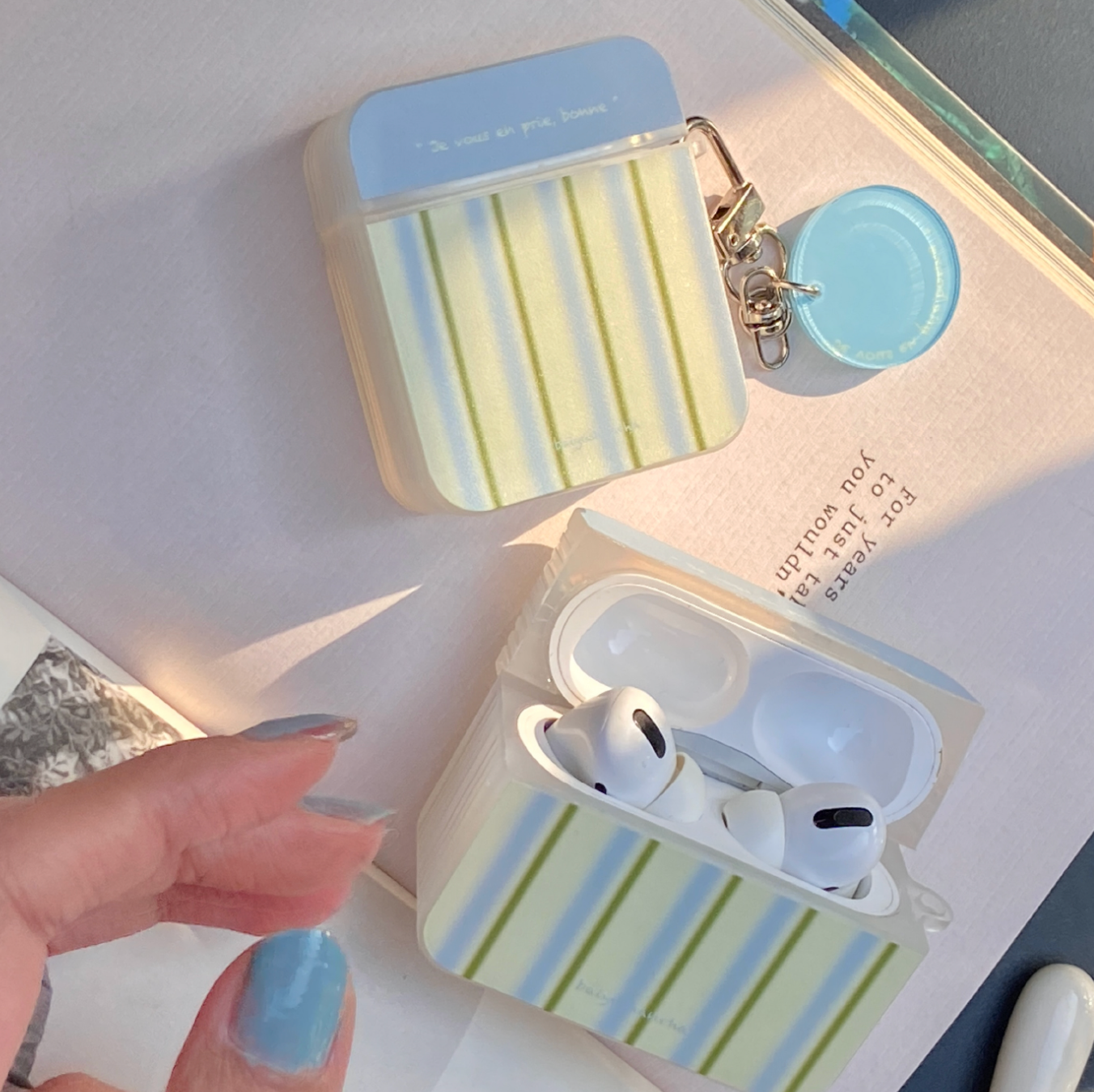 blue × green stripe Airpods case