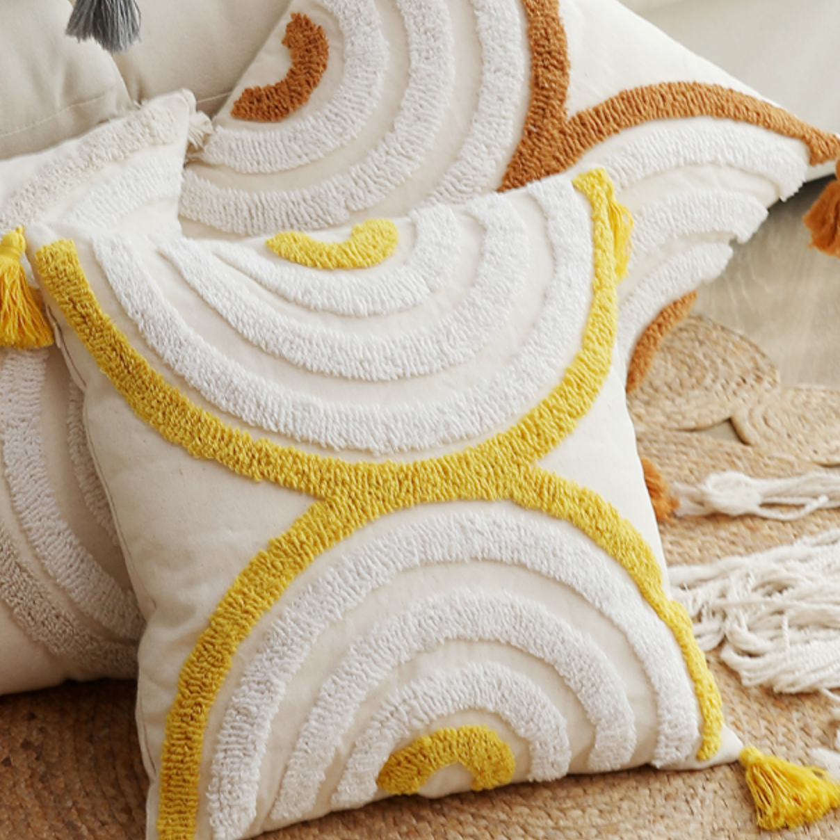 4color half circle boa cushion