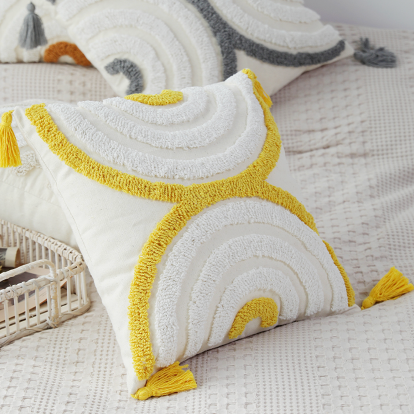 4color half circle boa cushion