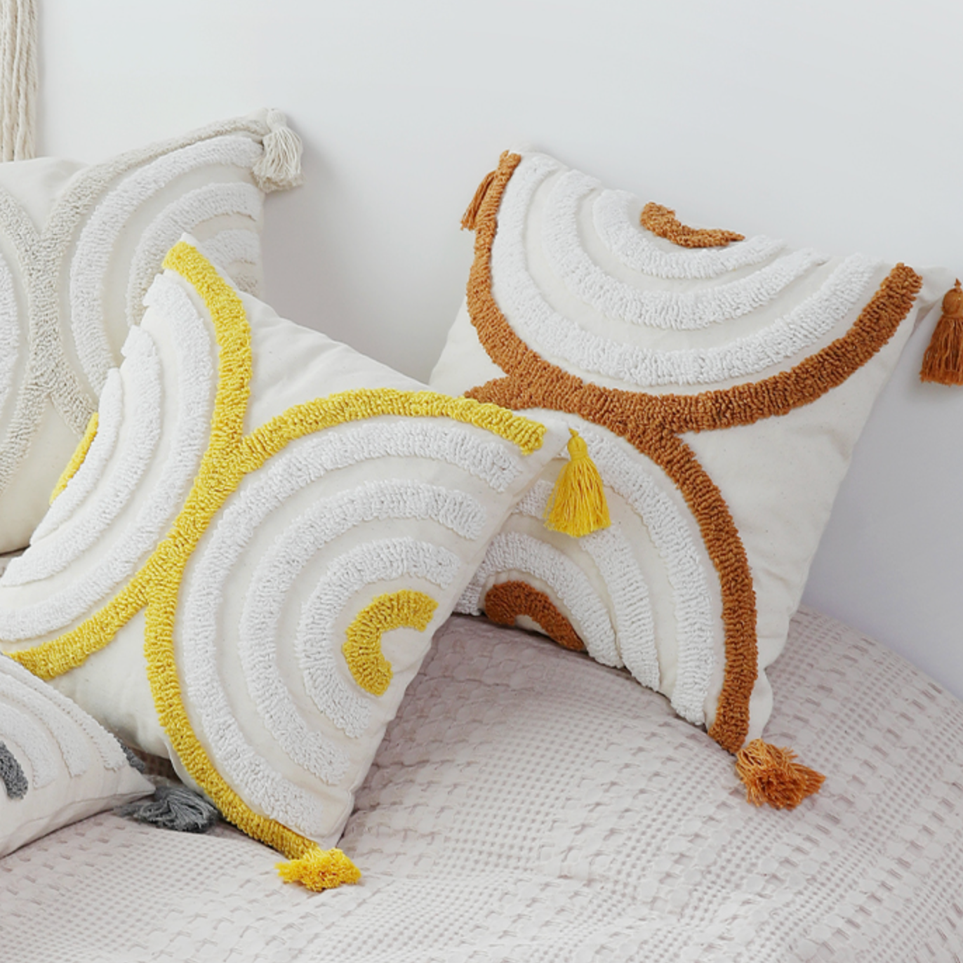 4color half circle boa cushion