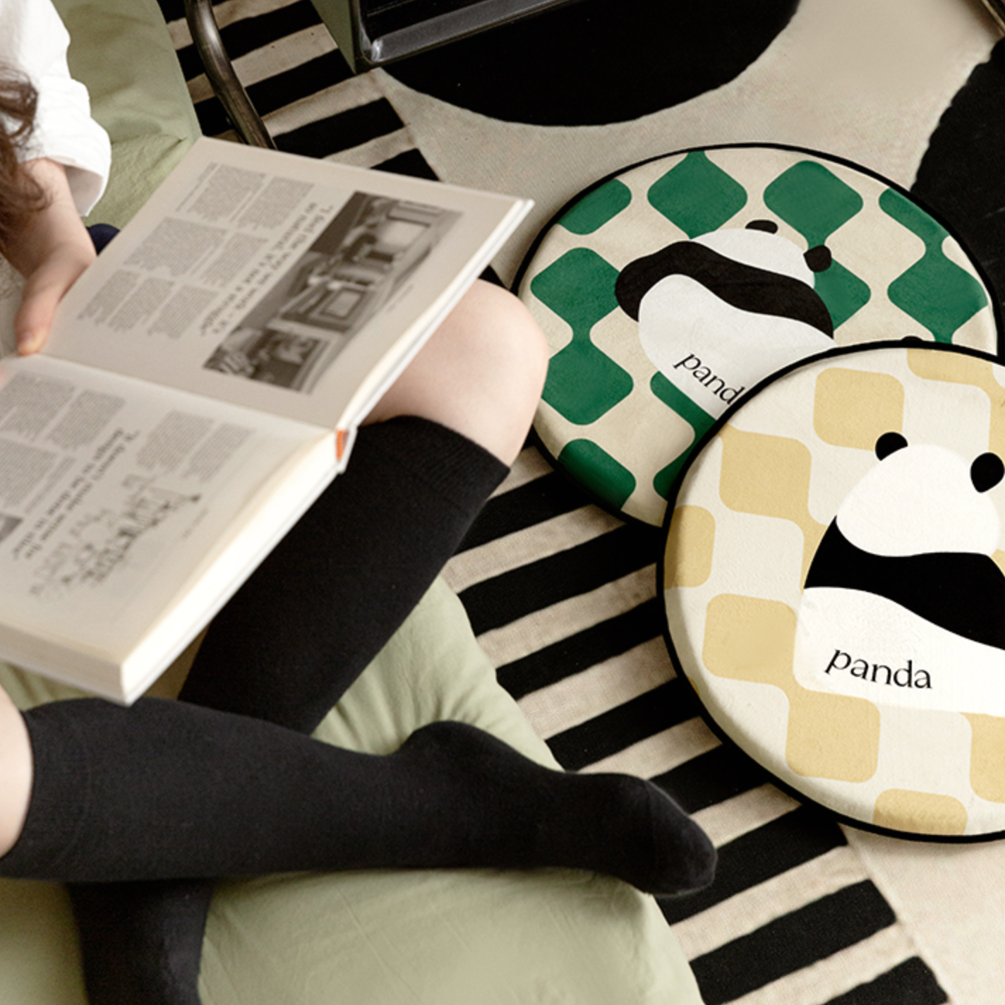 2color panda check round cushion