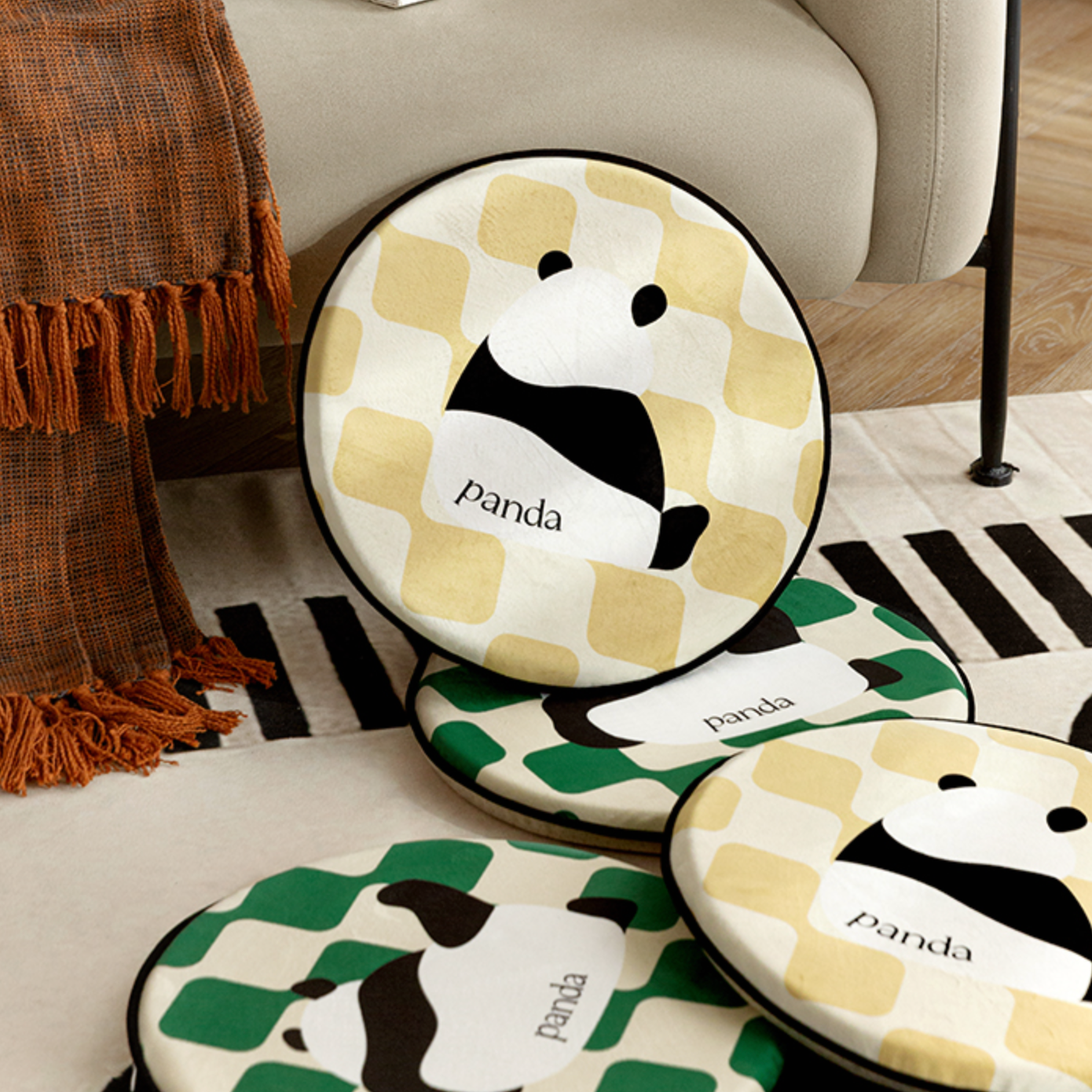 2color panda check round cushion