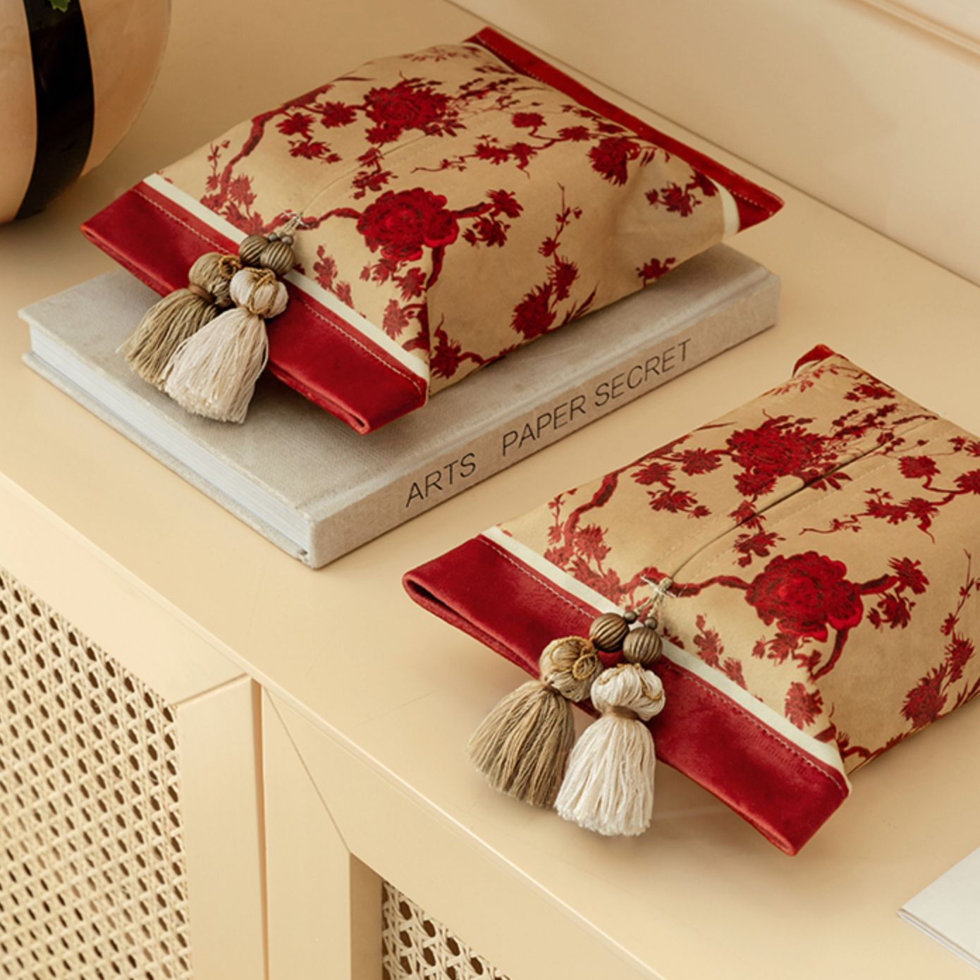 brilliant life fringe tissue case