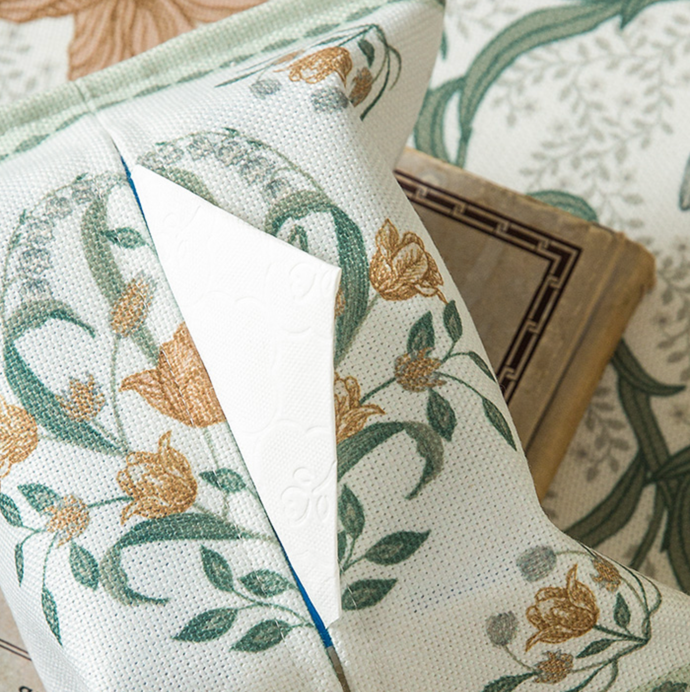 2design orange flower tissue case