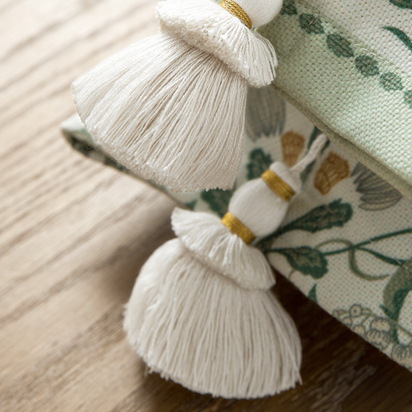 2design orange flower tissue case