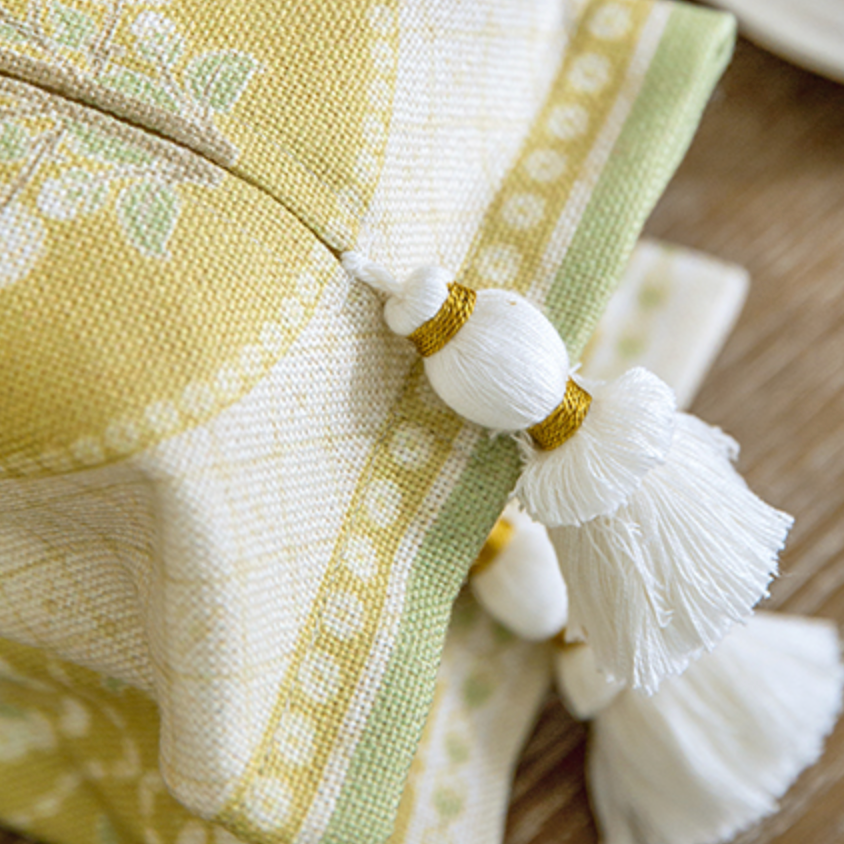 2design natural yellow tissue case