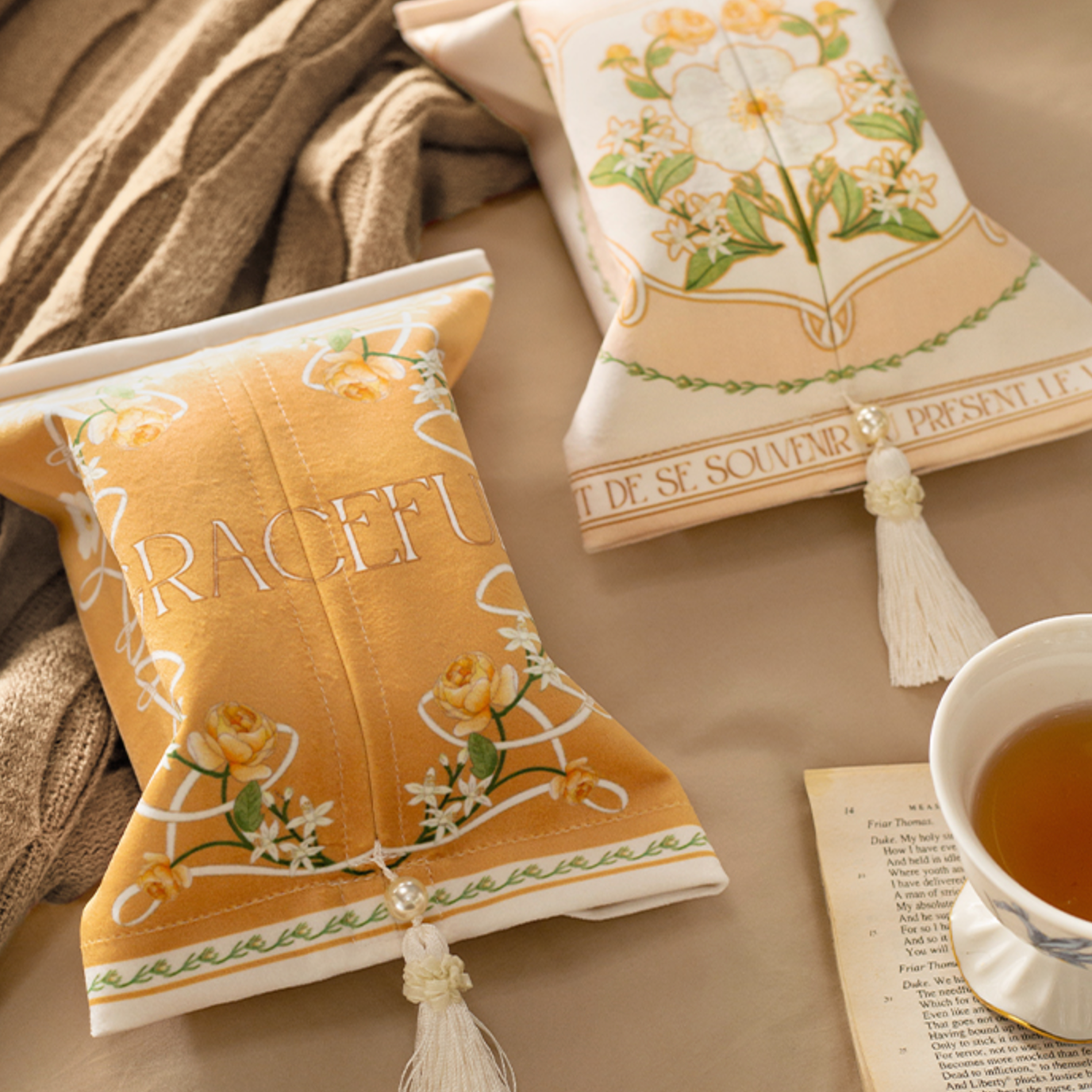 2design graceful tissue case